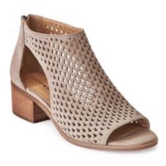 Lucky Brand Shoes - Lucky Brand Nacria Peep Toe Block Heel Sandals 8.5
